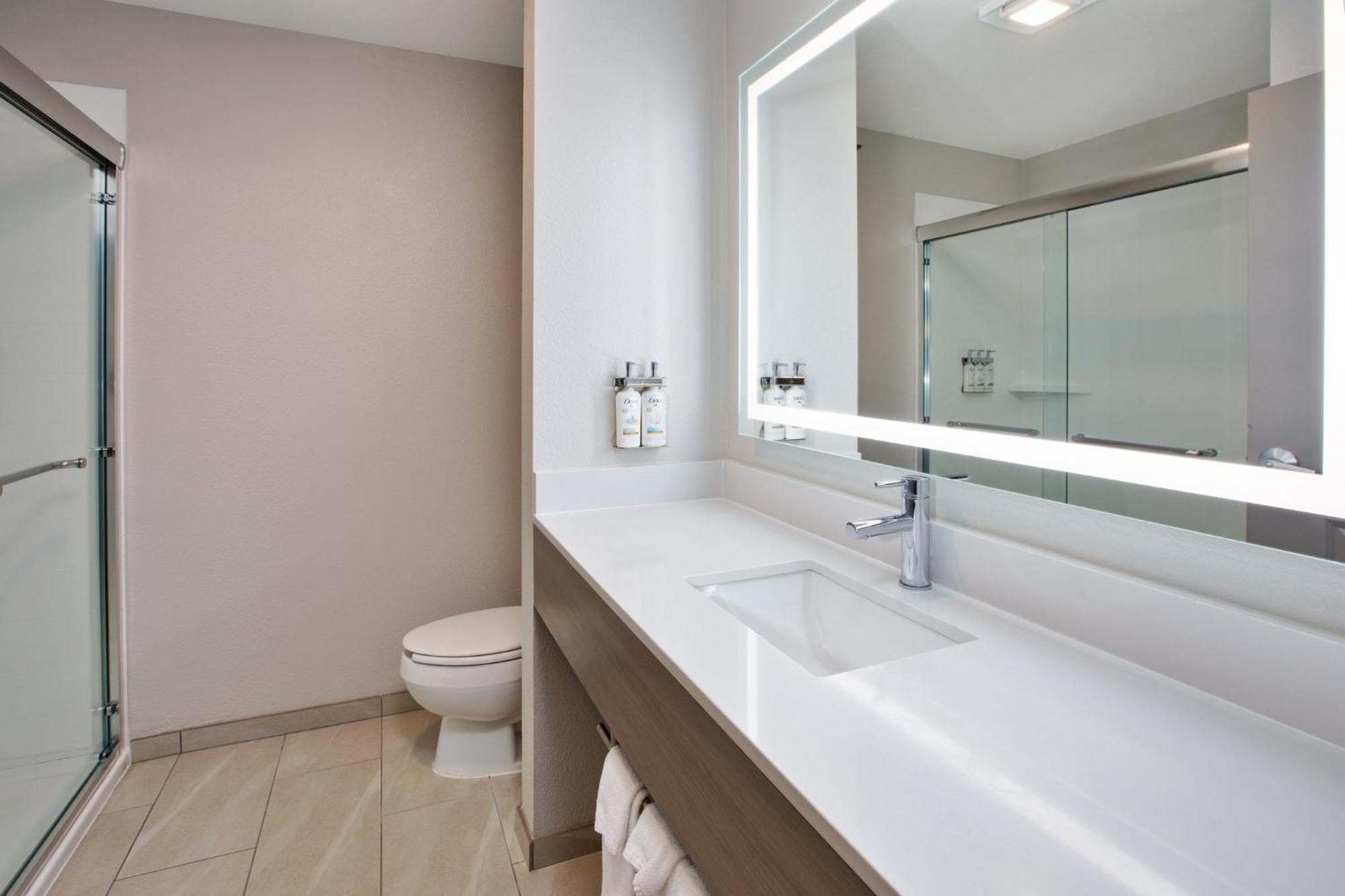 Holiday Inn Express Fremont By Ihg Eksteriør billede