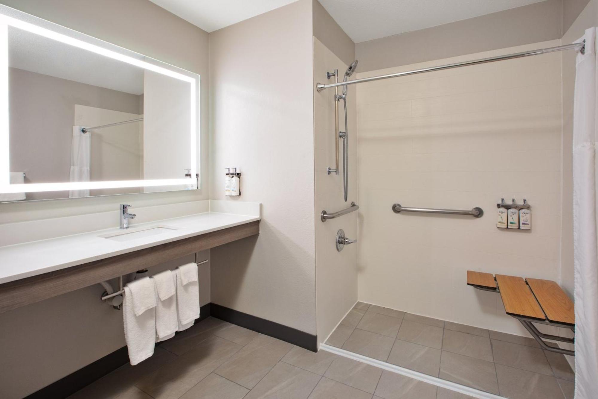 Holiday Inn Express Fremont By Ihg Eksteriør billede